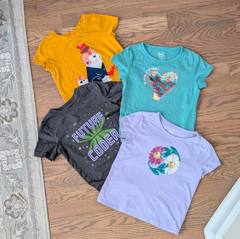 Graphic T-Shirt Bundle (4)